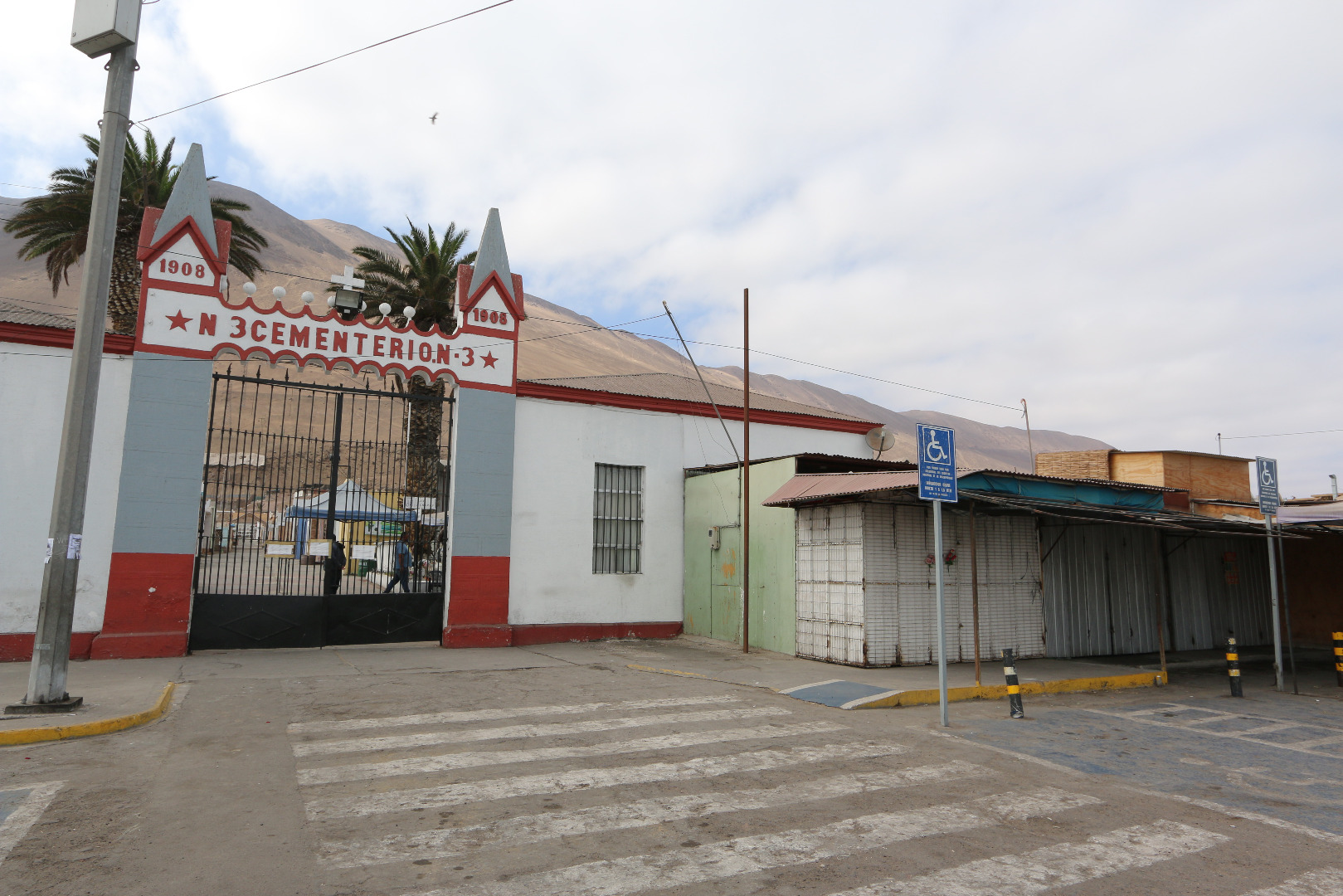 Cementerios N°1 y N°3 de Iquique abren sus puertas al público general durante fase de Transición