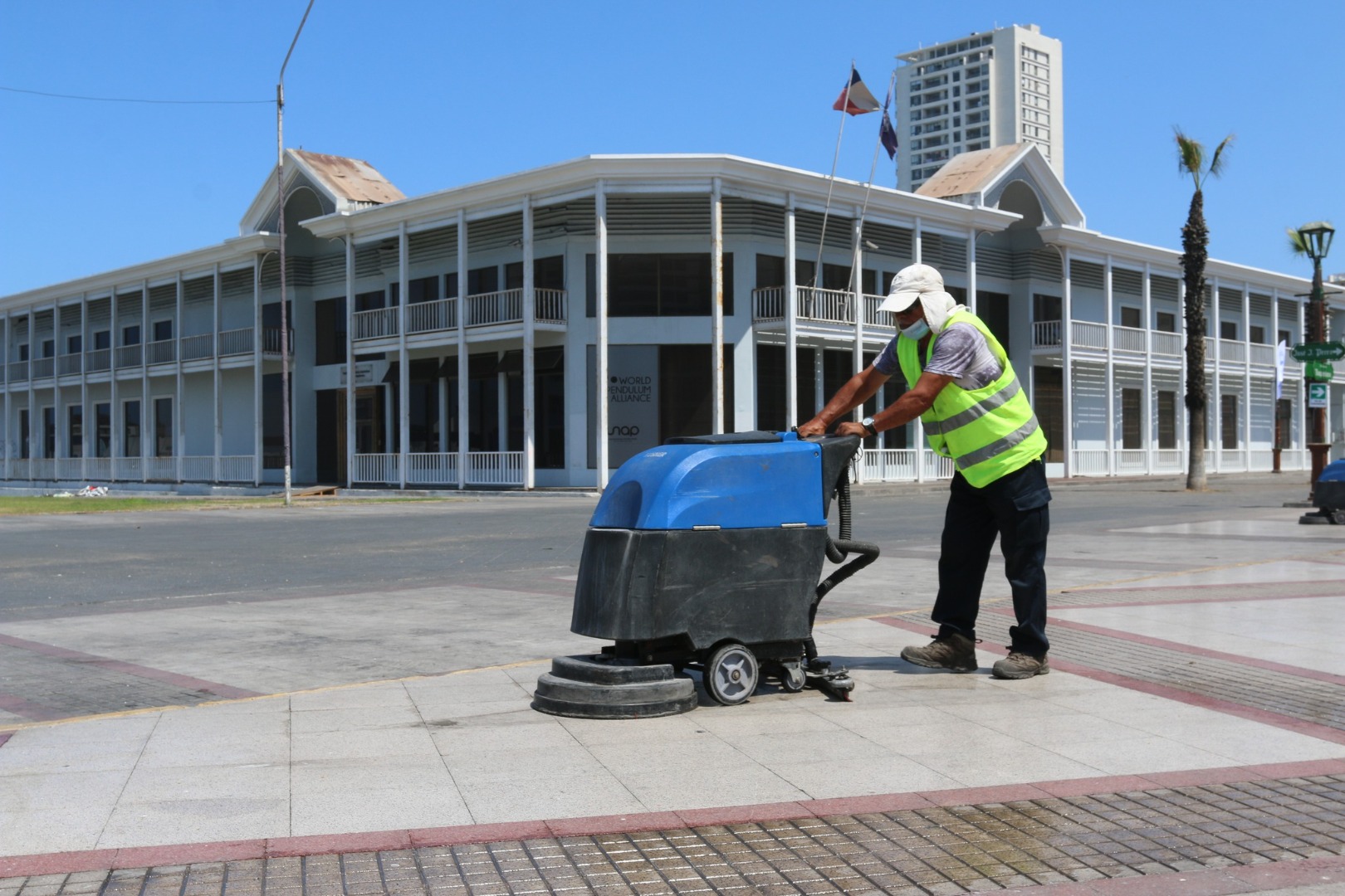 Concejo Municipal de Iquique aprueba externalizar servicios de aseo de calles y recolección de voluminosos y escombros