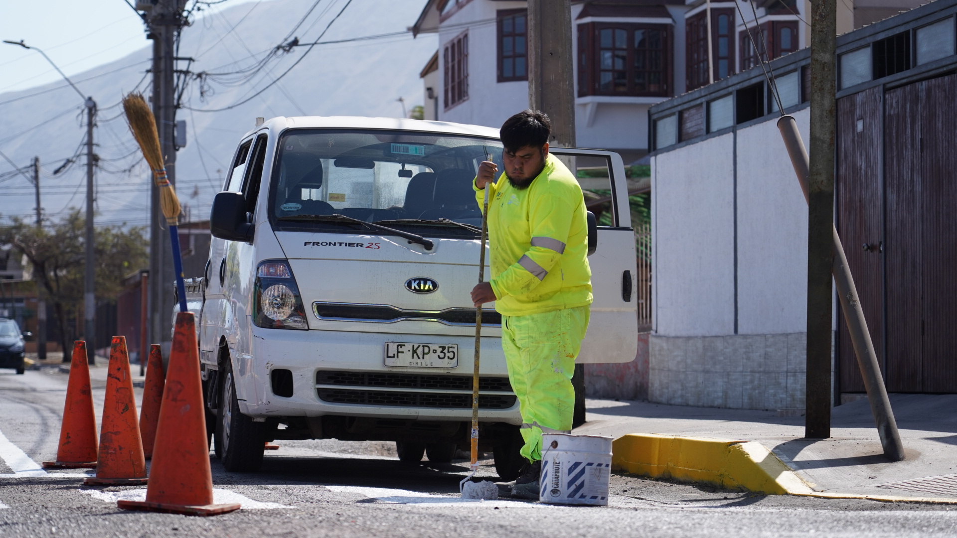 IMI mejora demarcación vial en Junta de Vecinos "Nueva Victoria"