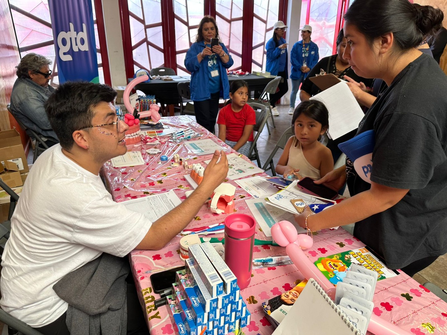 Fundación Sonrisas, GTD y Municipalidad de Iquique realizan operativo de salud dental